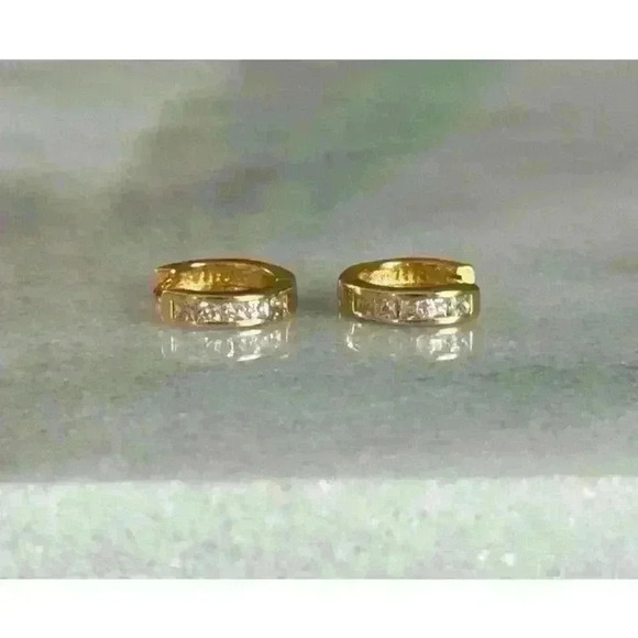 Boutique Jewelry - COPY - COPY - Gold Crystal Thick Small Huggie Hoop Earrings Brand New